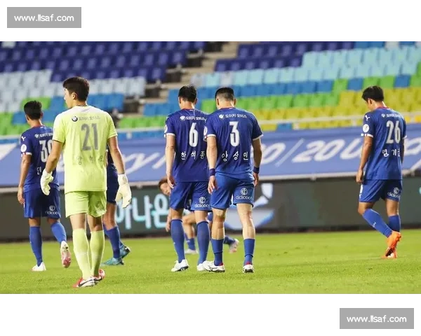 亚冠焦点战广州恒大迎战韩国水原蓝翼全力争胜之夜主场激情对决